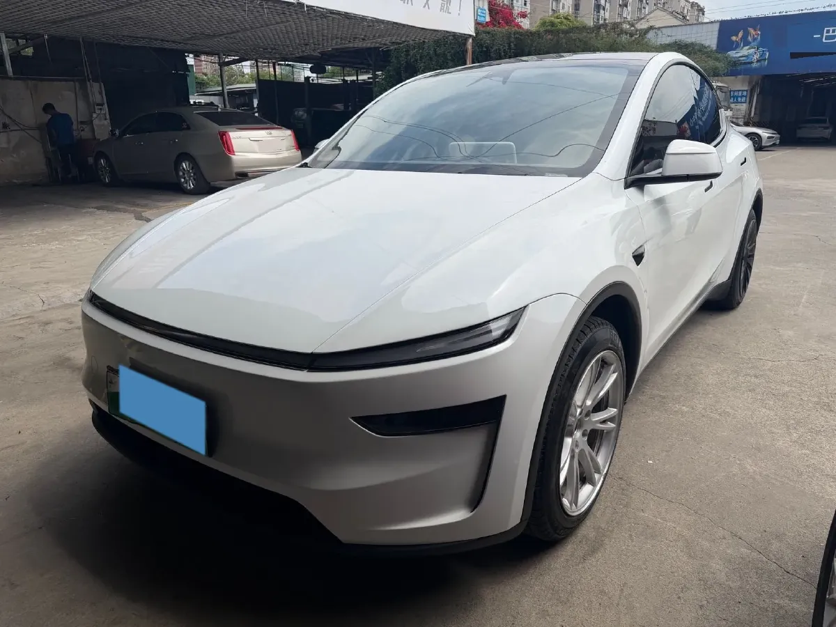 2025 Tesla Model Y BEV 78.4KWH,autocango,china used car exporter,china ev exporter,chinese used car exporter,chinese used ev exporter