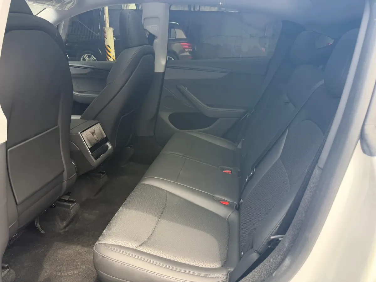 2025 Tesla Model Y BEV 78.4KWH,autocango,china used car exporter,china ev exporter,chinese used car exporter,chinese used ev exporter