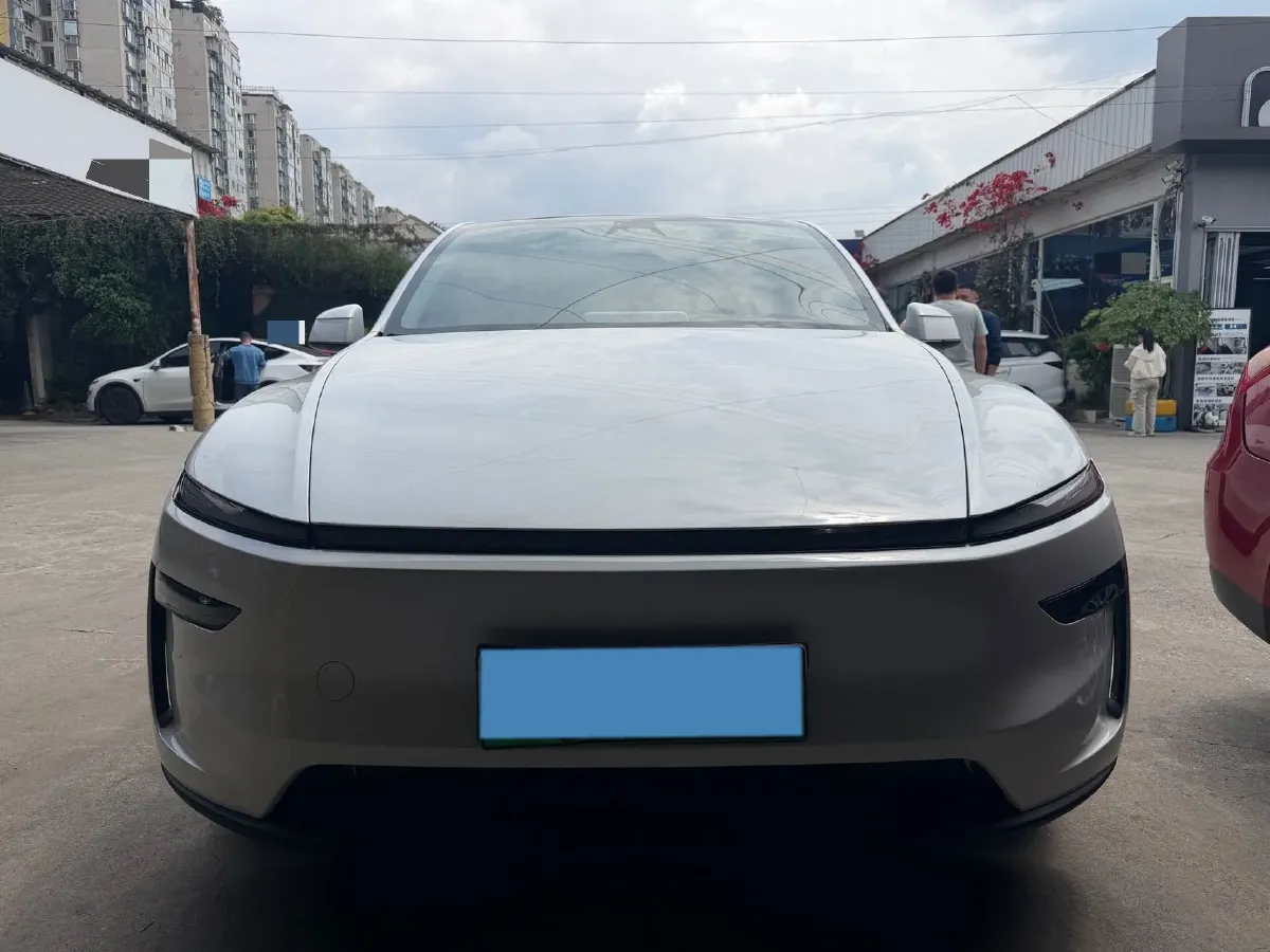 2025 Tesla Model Y BEV 78.4KWH,autocango,china used car exporter,china ev exporter,chinese used car exporter,chinese used ev exporter