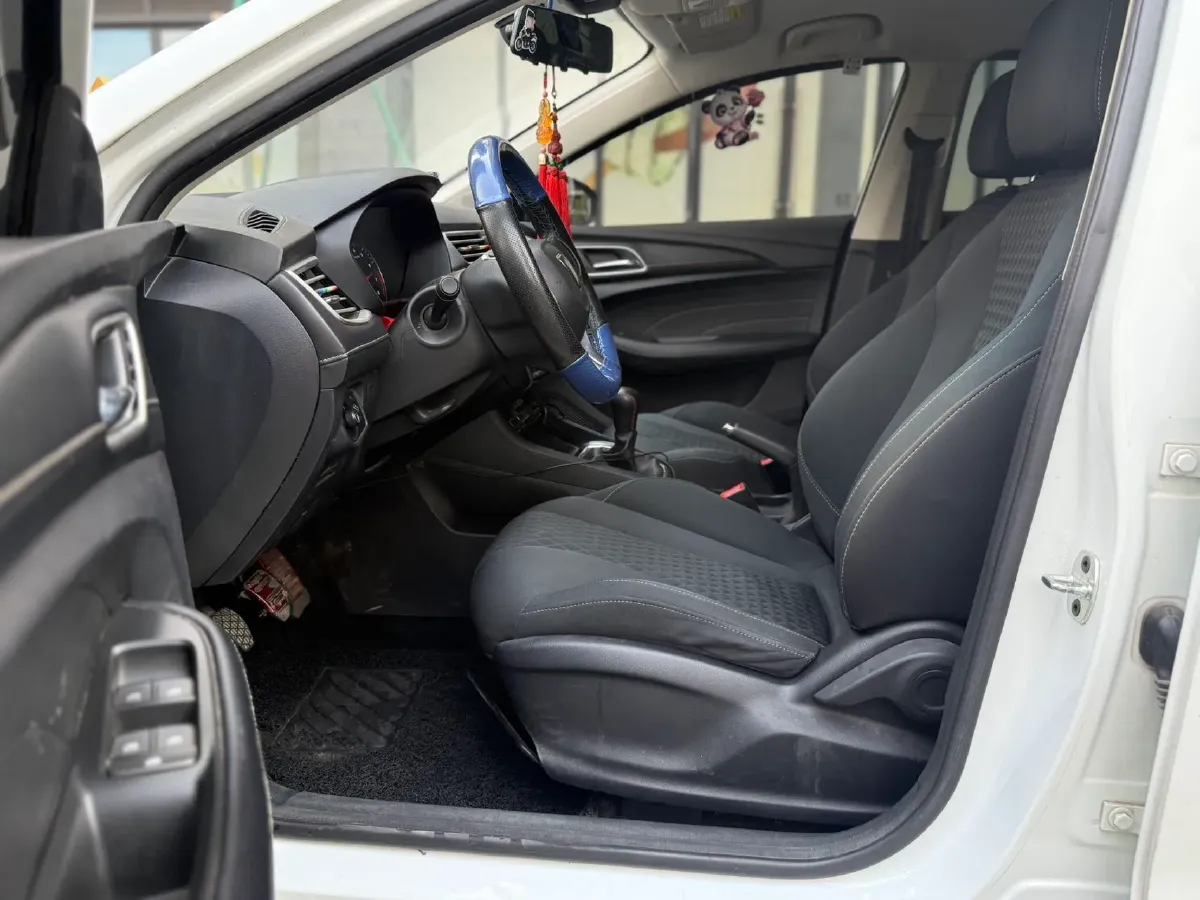 2019 Roewe i5 1.5L 120HP L4 CVT,autocango,china used car exporter,china ev exporter,chinese used car exporter,chinese used ev exporter