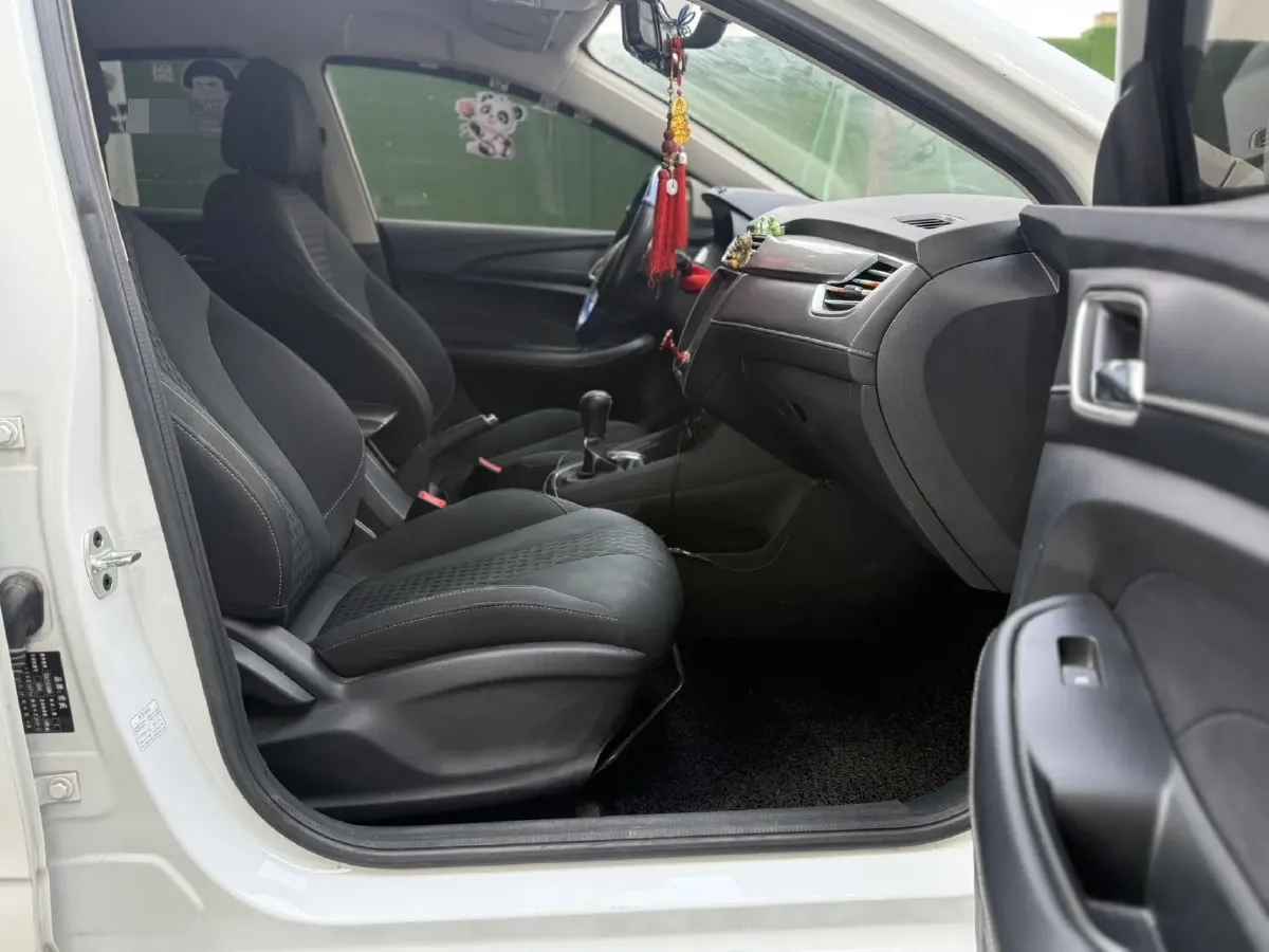 2019 Roewe i5 1.5L 120HP L4 CVT,autocango,china used car exporter,china ev exporter,chinese used car exporter,chinese used ev exporter