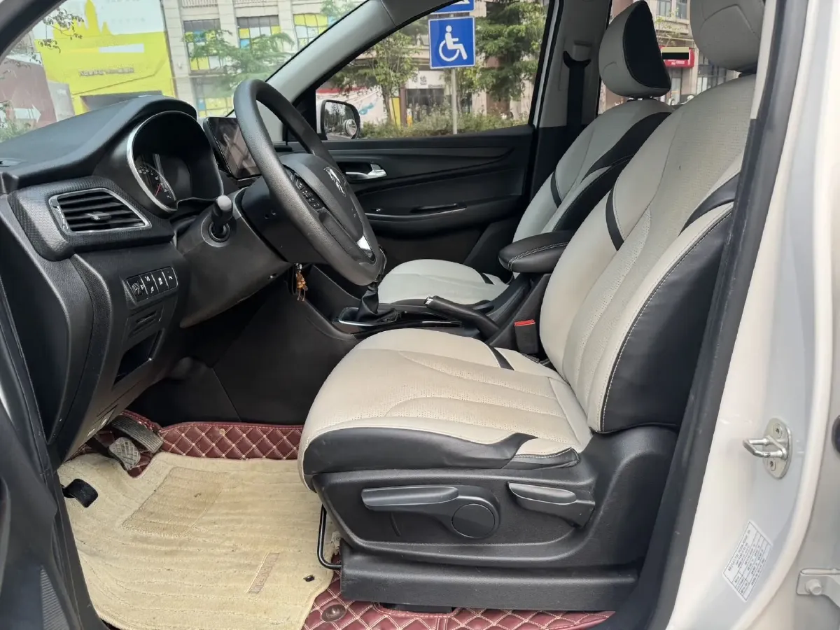 2019 BaoJun 730 1.5T 150HP L4 6MT,autocango,china used car exporter,china ev exporter,chinese used car exporter,chinese used ev exporter