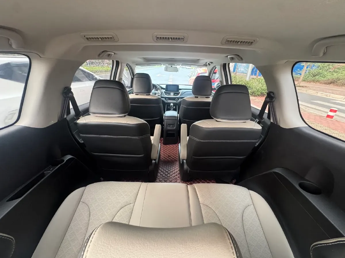 2019 BaoJun 730 1.5T 150HP L4 6MT,autocango,china used car exporter,china ev exporter,chinese used car exporter,chinese used ev exporter