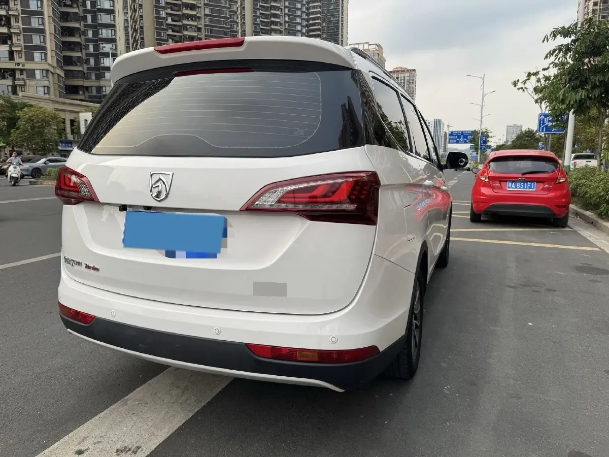 2019 BaoJun 730 1.5T 150HP L4 6MT,autocango,china used car exporter,china ev exporter,chinese used car exporter,chinese used ev exporter