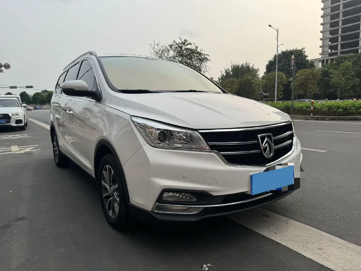 2019 BaoJun 730 1.5T 150HP L4 6MT,autocango,china used car exporter,china ev exporter,chinese used car exporter,chinese used ev exporter