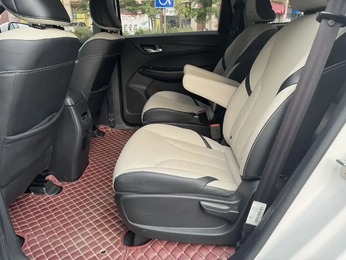 2019 BaoJun 730 1.5T 150HP L4 6MT,autocango,china used car exporter,china ev exporter,chinese used car exporter,chinese used ev exporter