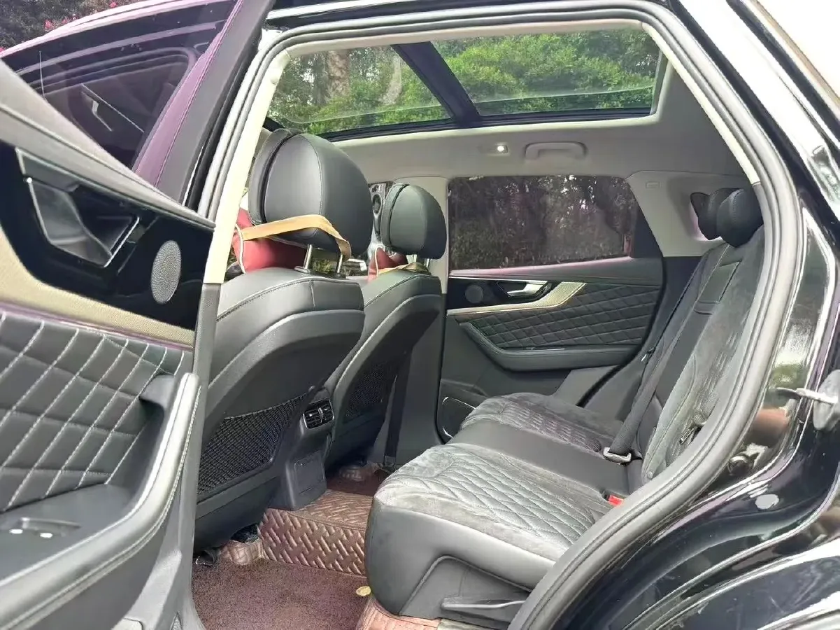 2022 HongQi HS5 2.0T 224HP L4 6AT,autocango,china used car exporter,china ev exporter,chinese used car exporter,chinese used ev exporter