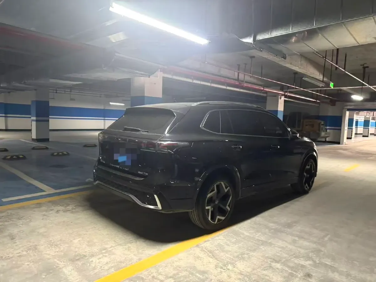 2026 Volkswagen Tiguan L 2.0T 220HP L4 7DCT,autocango,china used car exporter,china ev exporter,chinese used car exporter,chinese used ev exporter