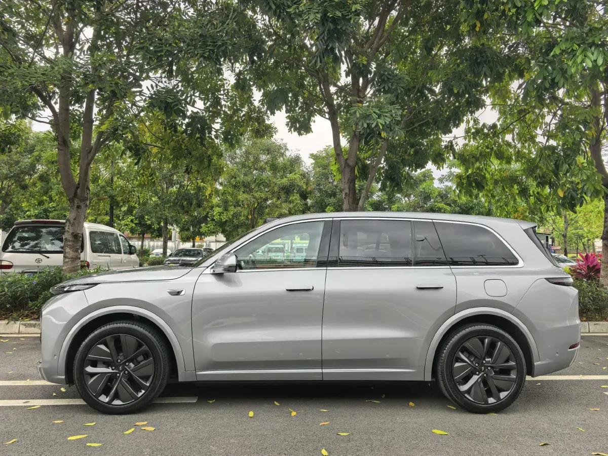 2022 Li L9 Range Extended 154HP REEV 42.6KWH,autocango,china used car exporter,china ev exporter,chinese used car exporter,chinese used ev exporter