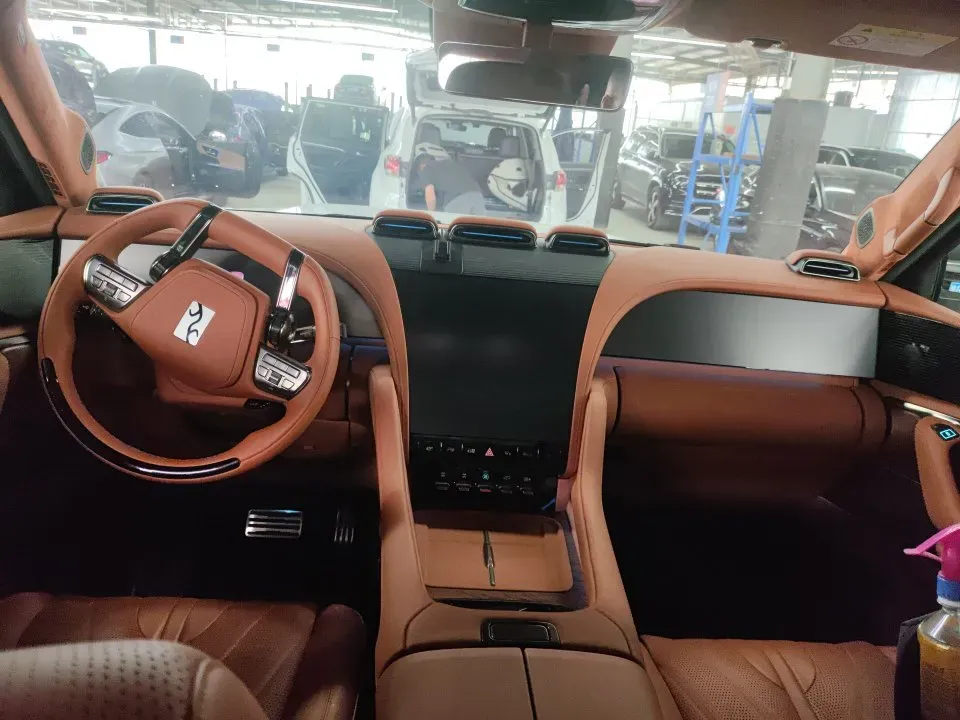 2023 YangWang U8 2.0T 272HP L4 REEV 49.05KWH,autocango,china used car exporter,china ev exporter,chinese used car exporter,chinese used ev exporter