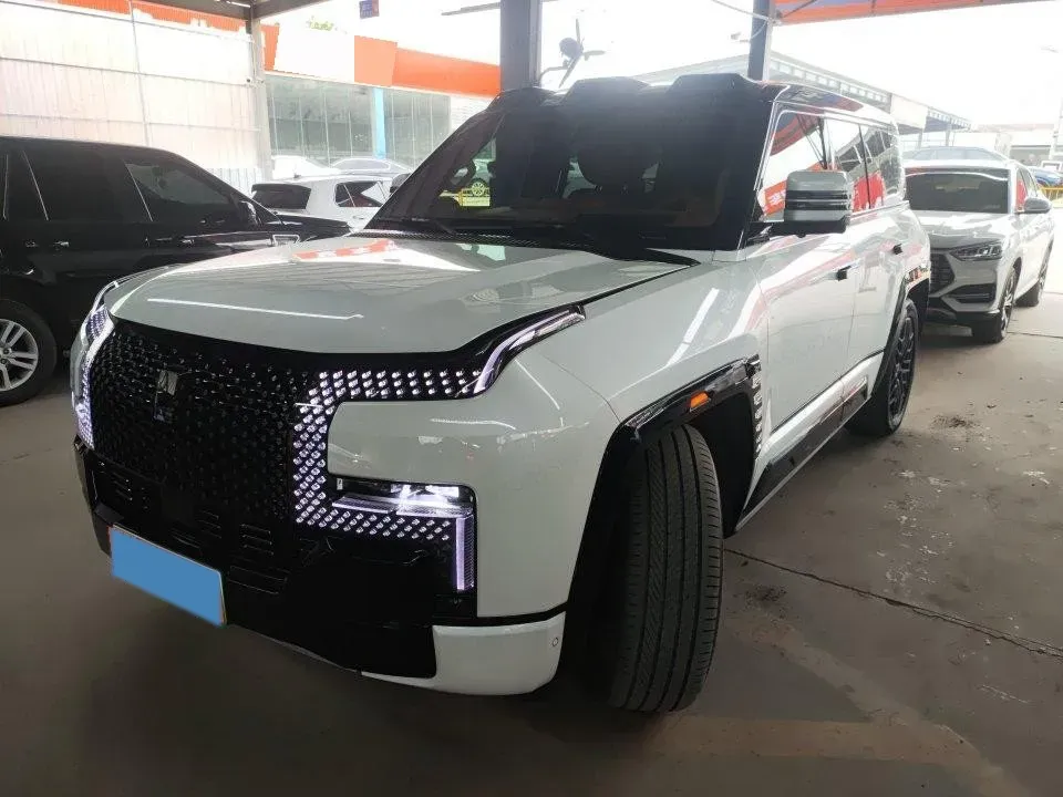 2023 YangWang U8 2.0T 272HP L4 REEV 49.05KWH,autocango,china used car exporter,china ev exporter,chinese used car exporter,chinese used ev exporter