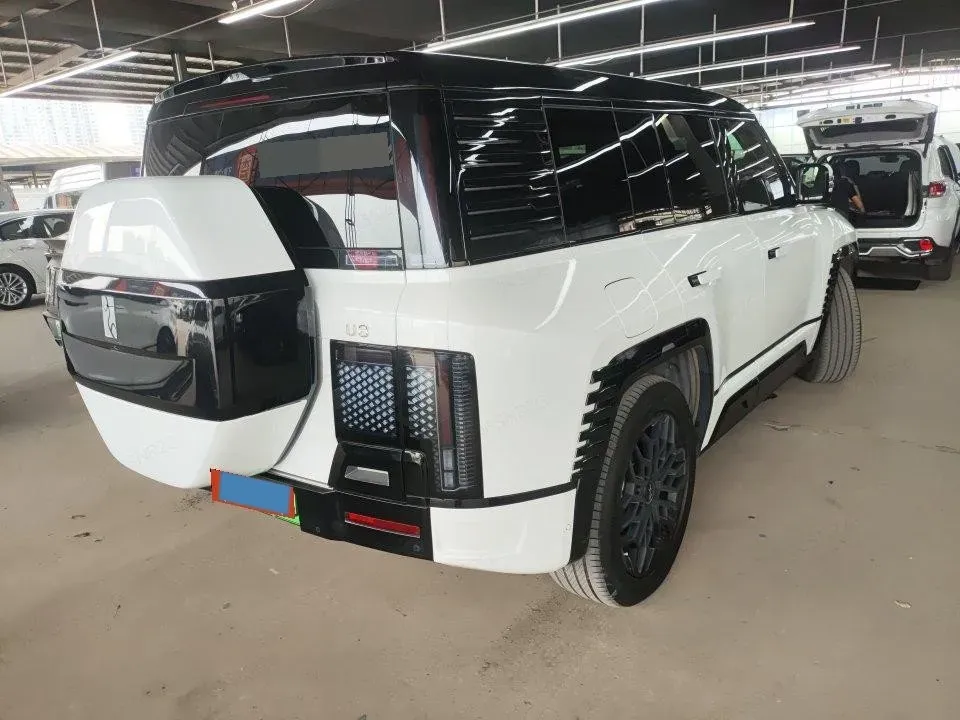 2023 YangWang U8 2.0T 272HP L4 REEV 49.05KWH,autocango,china used car exporter,china ev exporter,chinese used car exporter,chinese used ev exporter