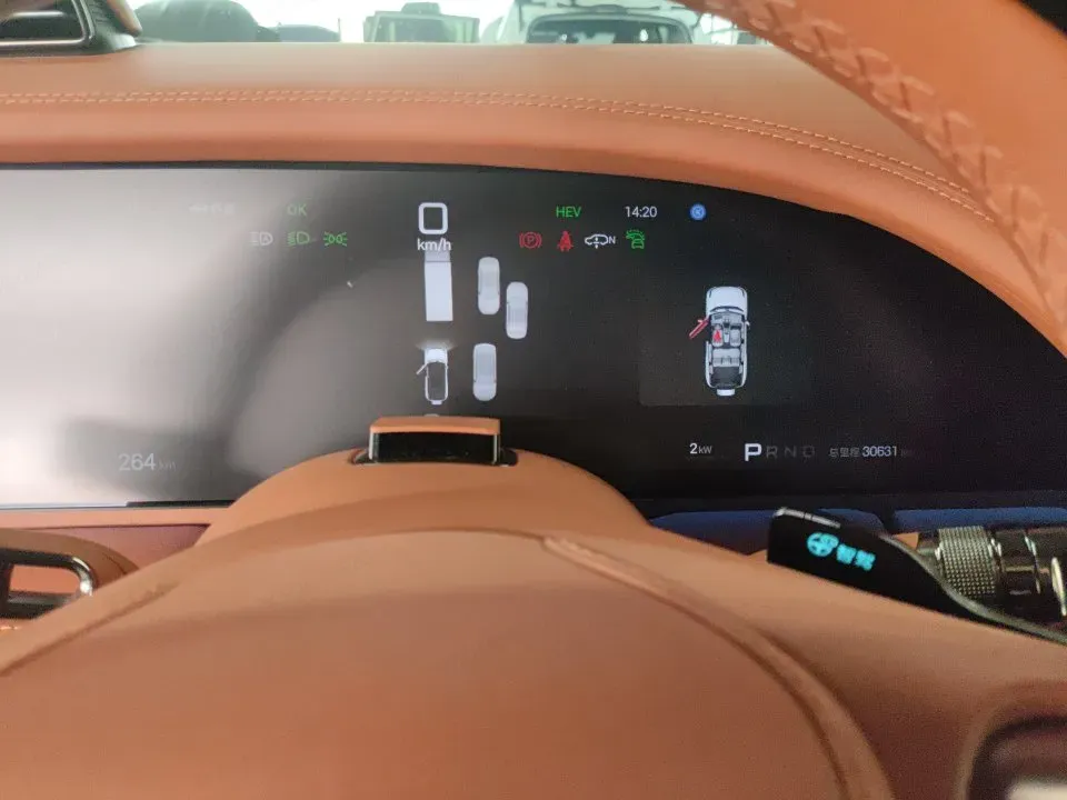 2023 YangWang U8 2.0T 272HP L4 REEV 49.05KWH,autocango,china used car exporter,china ev exporter,chinese used car exporter,chinese used ev exporter