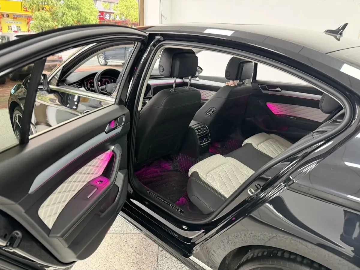 2023 Volkswagen Magotan 2.0T 186HP L4 7DCT,autocango,china used car exporter,china ev exporter,chinese used car exporter,chinese used ev exporter