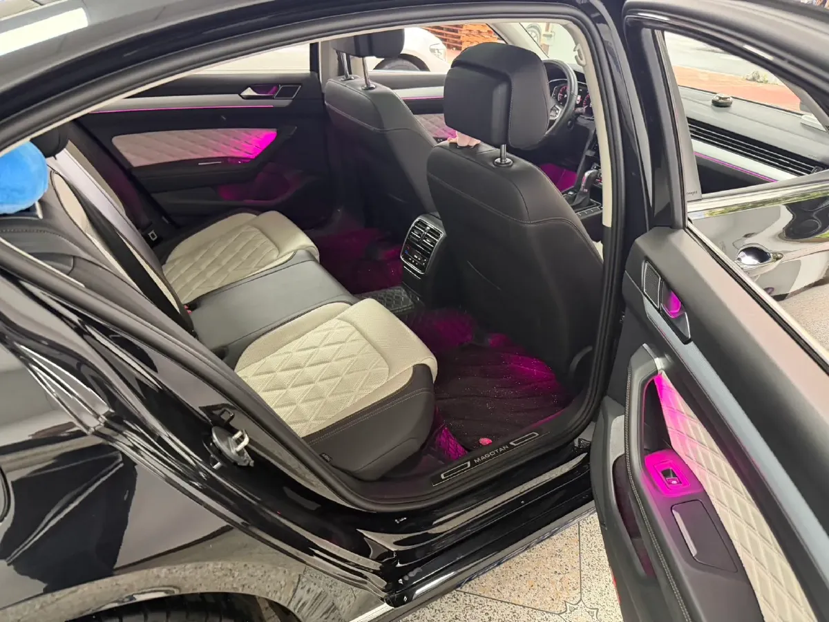 2023 Volkswagen Magotan 2.0T 186HP L4 7DCT,autocango,china used car exporter,china ev exporter,chinese used car exporter,chinese used ev exporter