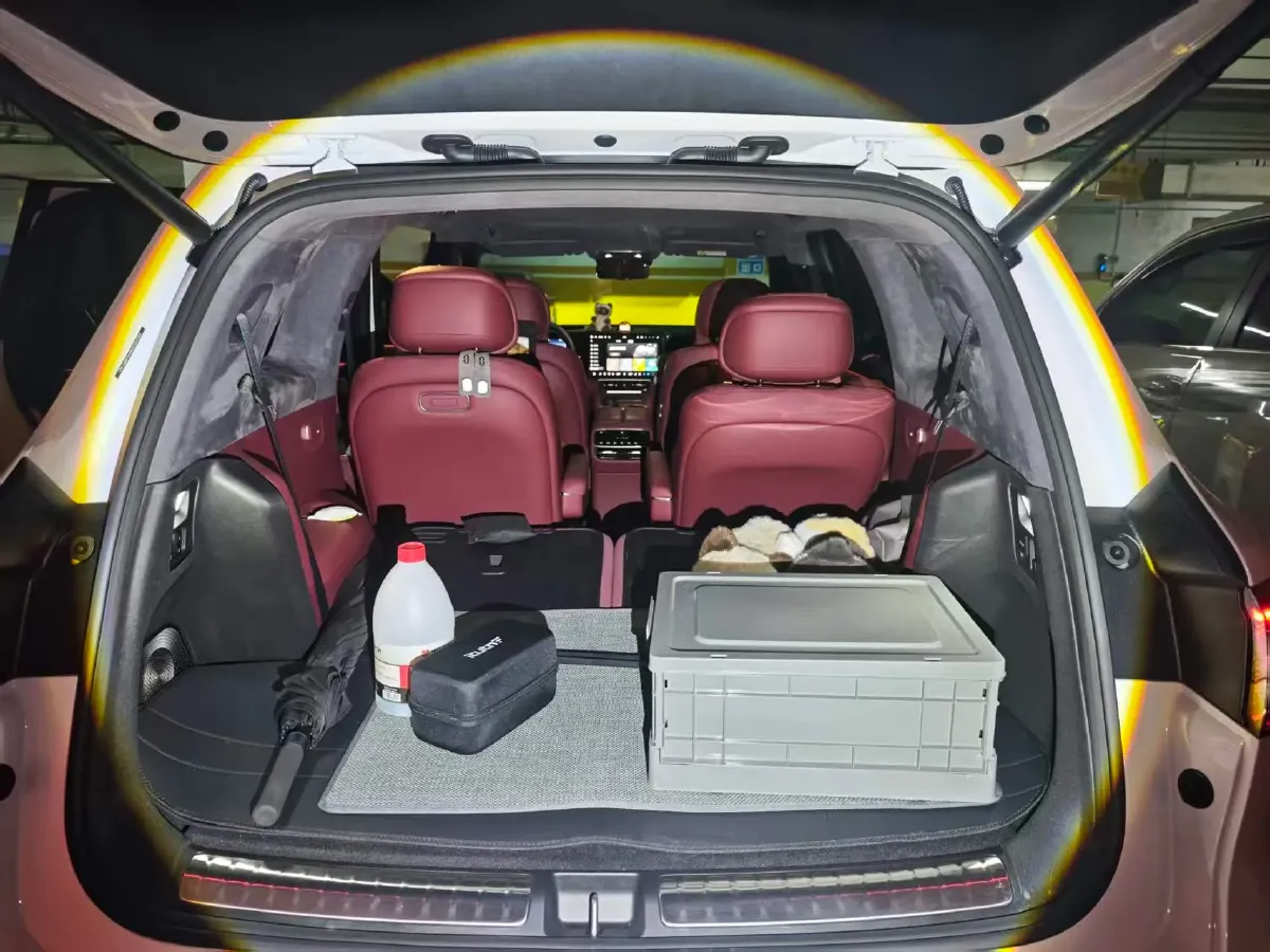 2025 AITO AITO M8 REEV 160HP REEV 53.4KWH,autocango,china used car exporter,china ev exporter,chinese used car exporter,chinese used ev exporter