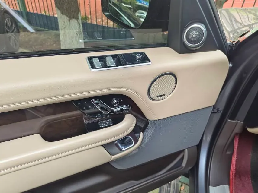 2021 Land Rover Range Rover 3.0T 400HP L6 8AT,autocango,china used car exporter,china ev exporter,chinese used car exporter,chinese used ev exporter