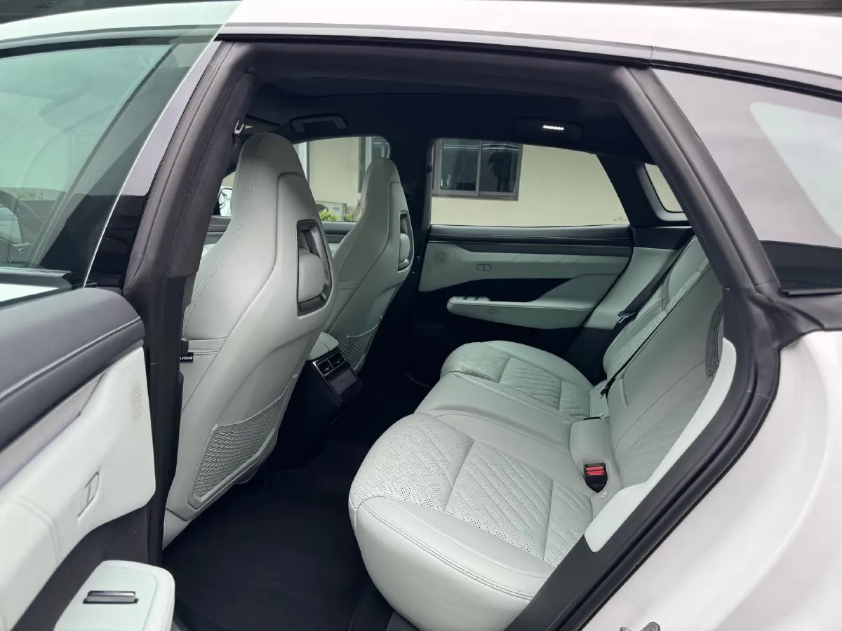 2024 Zeekr 001 BEV 95KWH,autocango,china used car exporter,china ev exporter,chinese used car exporter,chinese used ev exporter