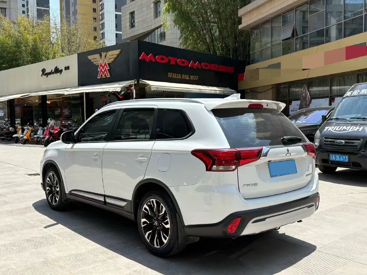 2019 Mitsubishi Outlander 2.0L 166HP L4 CVT,autocango,china used car exporter,china ev exporter,chinese used car exporter,chinese used ev exporter