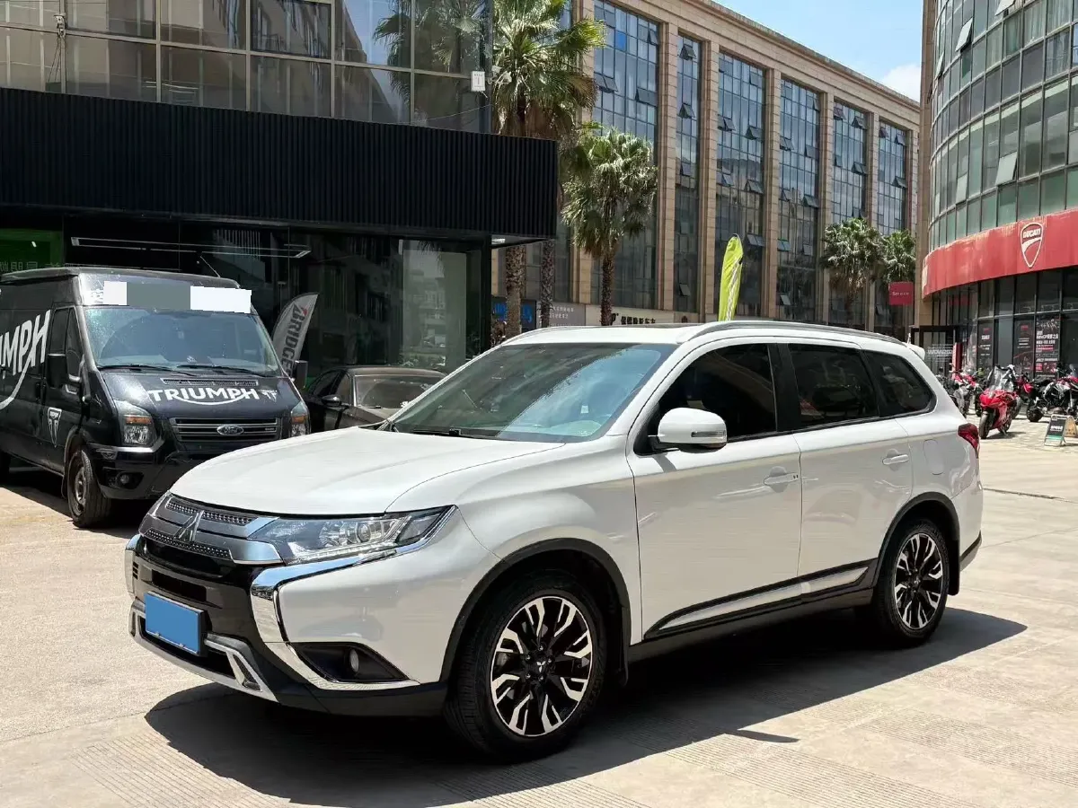 2019 Mitsubishi Outlander 2.0L 166HP L4 CVT,autocango,china used car exporter,china ev exporter,chinese used car exporter,chinese used ev exporter