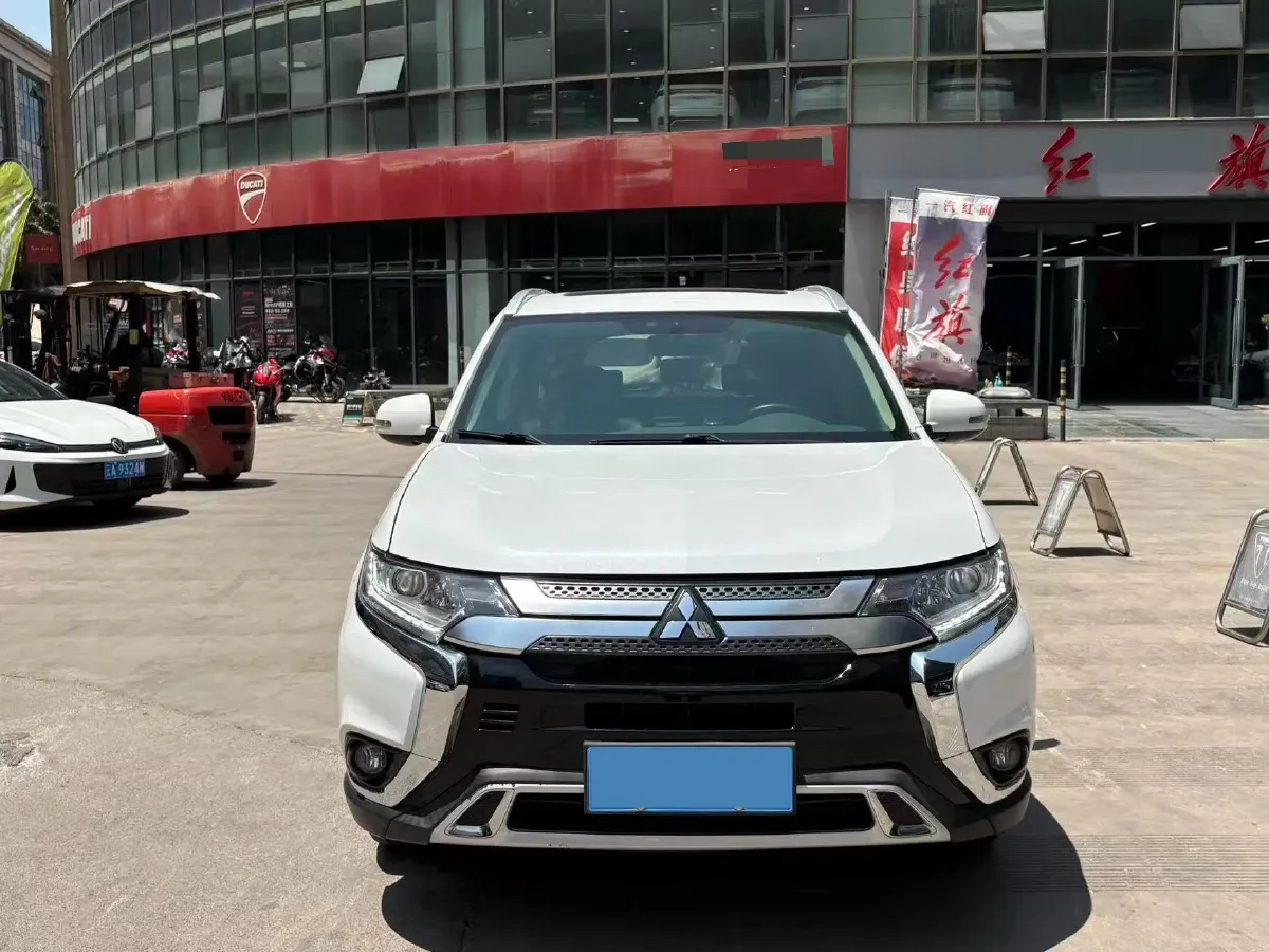 2019 Mitsubishi Outlander 2.0L 166HP L4 CVT,autocango,china used car exporter,china ev exporter,chinese used car exporter,chinese used ev exporter