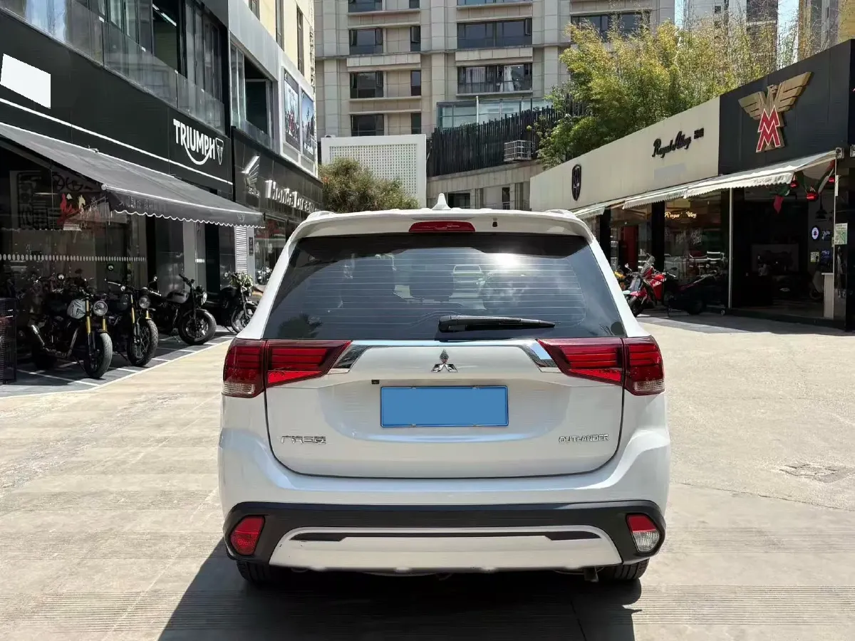 2019 Mitsubishi Outlander 2.0L 166HP L4 CVT,autocango,china used car exporter,china ev exporter,chinese used car exporter,chinese used ev exporter