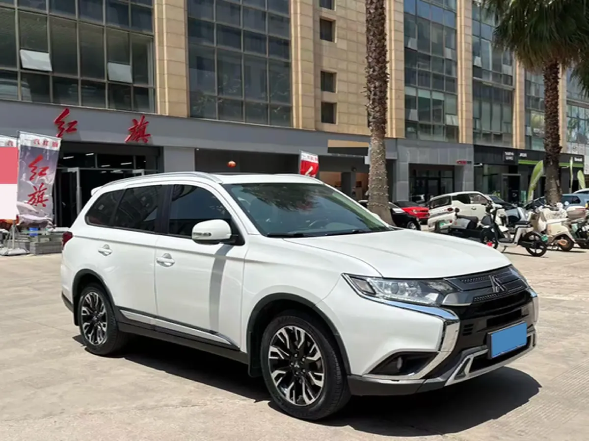 2019 Mitsubishi Outlander 2.0L 166HP L4 CVT,autocango,china used car exporter,china ev exporter,chinese used car exporter,chinese used ev exporter