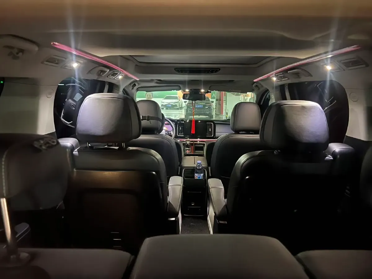 2021 GAC Trumpchi M8 2.0T 252HP L4 8AT,autocango,china used car exporter,china ev exporter,chinese used car exporter,chinese used ev exporter