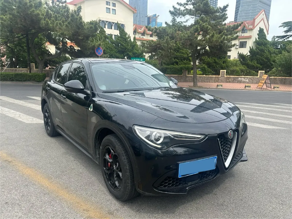 2017 Jaguar XE 2.0T 240HP L4 8AT,autocango,china used car exporter,china ev exporter,chinese used car exporter,chinese used ev exporter