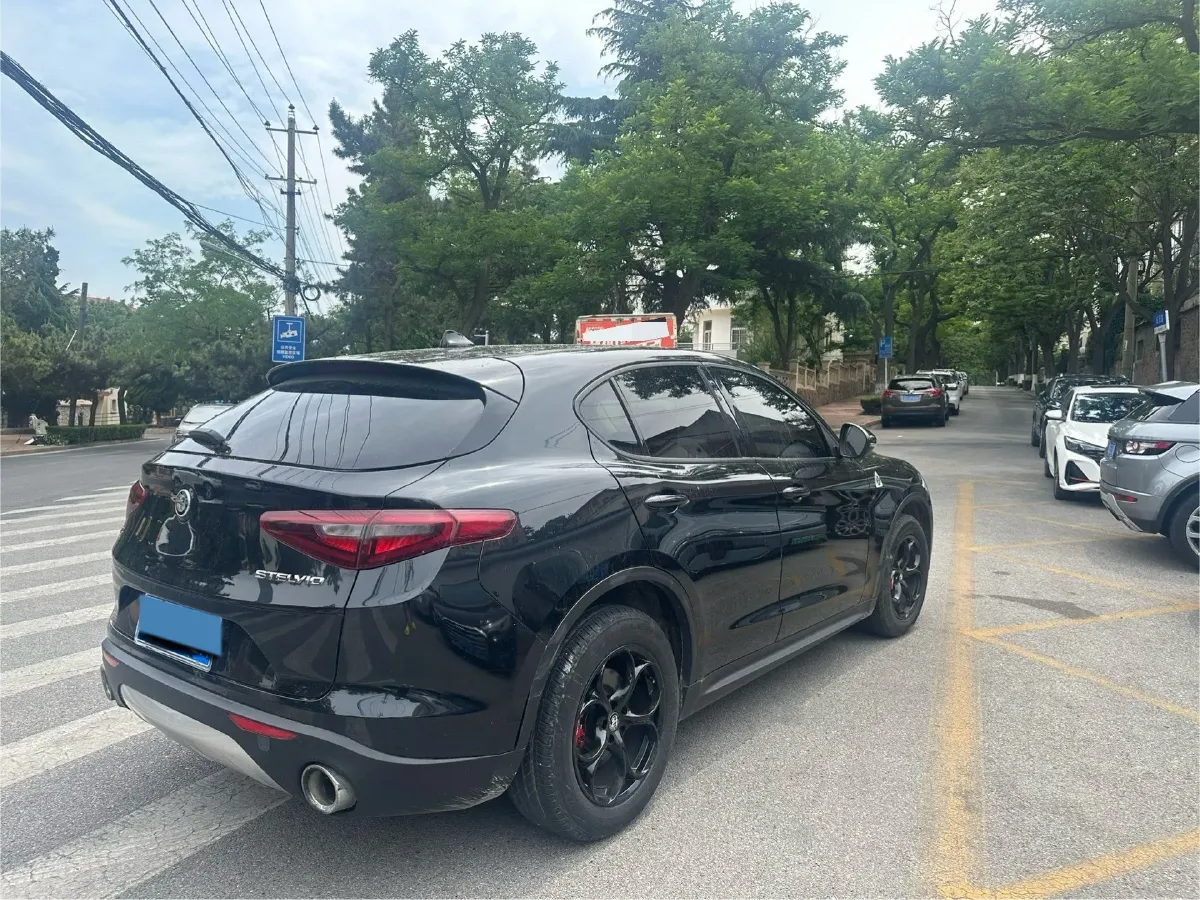 2017 Jaguar XE 2.0T 240HP L4 8AT,autocango,china used car exporter,china ev exporter,chinese used car exporter,chinese used ev exporter