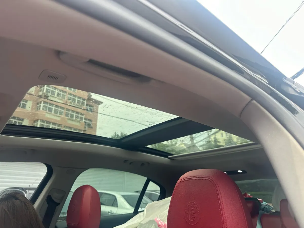 2017 Jaguar XE 2.0T 240HP L4 8AT,autocango,china used car exporter,china ev exporter,chinese used car exporter,chinese used ev exporter