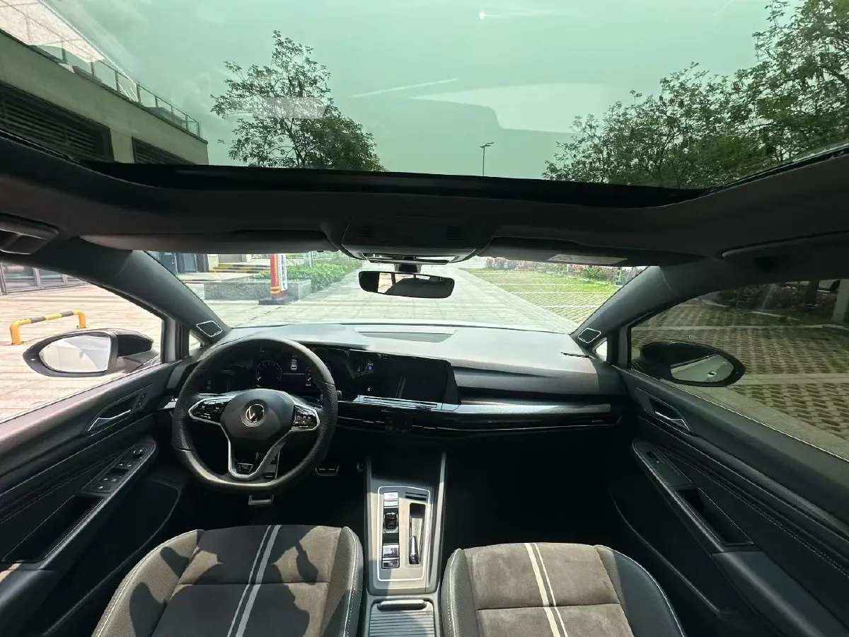 2023 Volkswagen Golf 1.4T 150HP L4 7DCT,autocango,china used car exporter,china ev exporter,chinese used car exporter,chinese used ev exporter