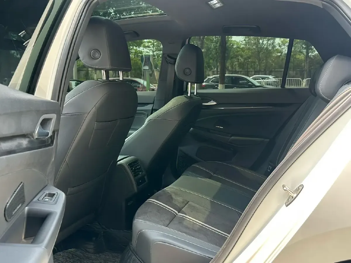 2023 Volkswagen Golf 1.4T 150HP L4 7DCT,autocango,china used car exporter,china ev exporter,chinese used car exporter,chinese used ev exporter