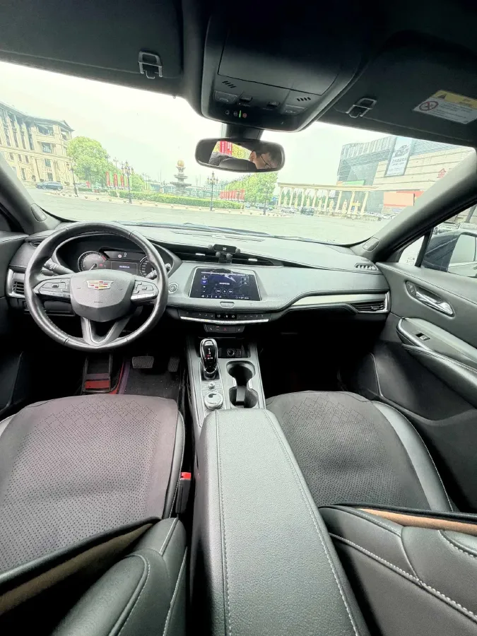 2020 Cadillac XT4 2.0T 241HP L4 9AT,autocango,china used car exporter,china ev exporter,chinese used car exporter,chinese used ev exporter