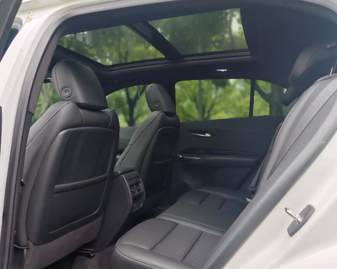 2024 Cadillac XT4 1.5T 211HP L4 9AT,autocango,china used car exporter,china ev exporter,chinese used car exporter,chinese used ev exporter