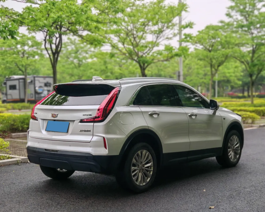 2024 Cadillac XT4 1.5T 211HP L4 9AT,autocango,china used car exporter,china ev exporter,chinese used car exporter,chinese used ev exporter
