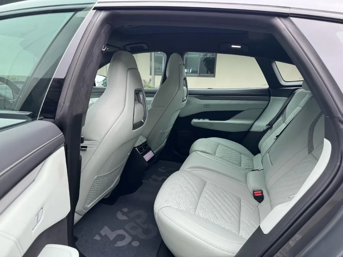 2024 Zeekr 001 BEV 95KWH,autocango,china used car exporter,china ev exporter,chinese used car exporter,chinese used ev exporter