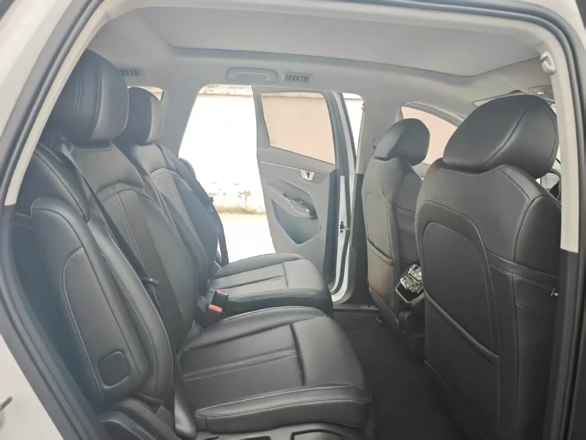 2022 WuLing KaiJie 1.5T 177HP L4 CVT,autocango,china used car exporter,china ev exporter,chinese used car exporter,chinese used ev exporter