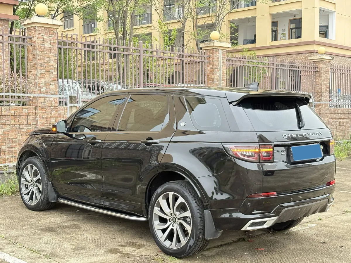 2022 Land Rover Discovery Sport 2.0T 249HP L4 9AT,autocango,china used car exporter,china ev exporter,chinese used car exporter,chinese used ev exporter