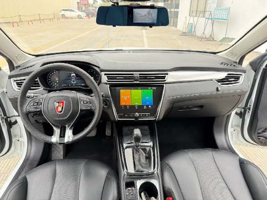 2019 Roewe i5 1.5L 120HP L4 5MT,autocango,china used car exporter,china ev exporter,chinese used car exporter,chinese used ev exporter