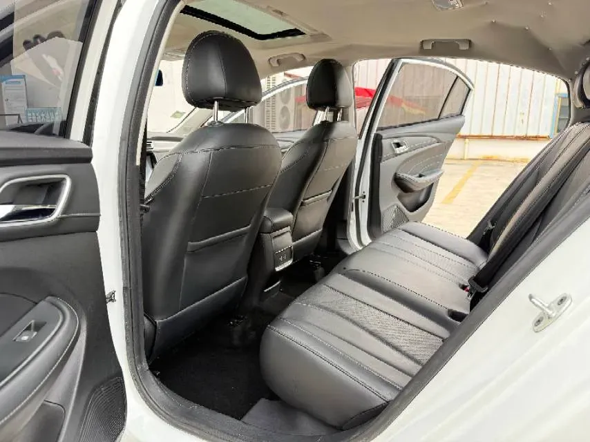 2019 Roewe i5 1.5L 120HP L4 5MT,autocango,china used car exporter,china ev exporter,chinese used car exporter,chinese used ev exporter