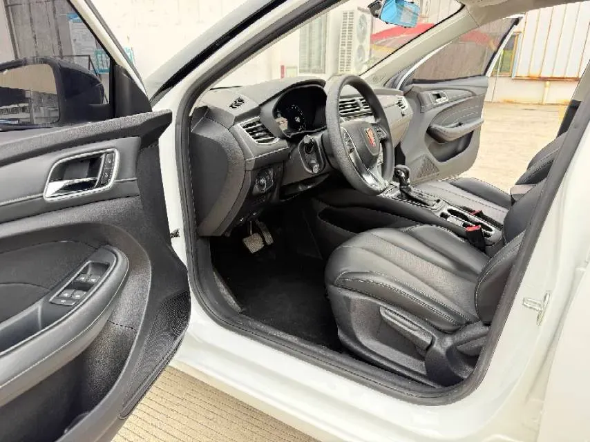 2019 Roewe i5 1.5L 120HP L4 5MT,autocango,china used car exporter,china ev exporter,chinese used car exporter,chinese used ev exporter