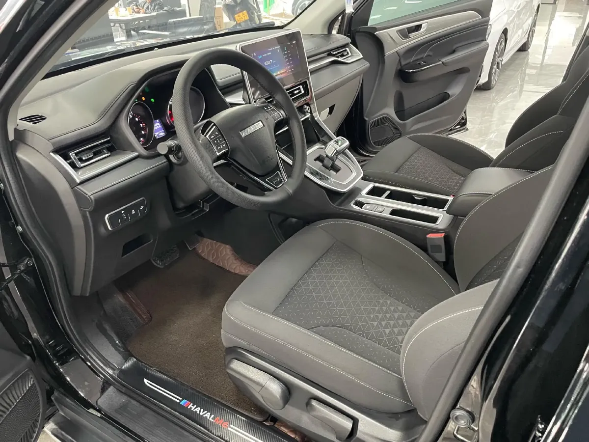 2023 Haval M6 1.5T 150HP L4 7DCT,autocango,china used car exporter,china ev exporter,chinese used car exporter,chinese used ev exporter
