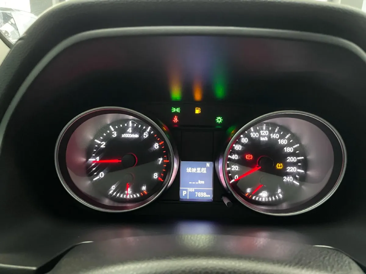 2023 Haval M6 1.5T 150HP L4 7DCT,autocango,china used car exporter,china ev exporter,chinese used car exporter,chinese used ev exporter