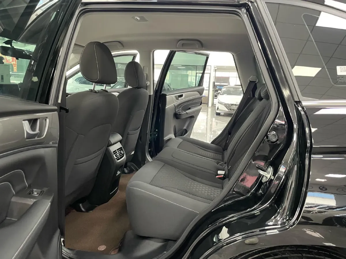 2023 Haval M6 1.5T 150HP L4 7DCT,autocango,china used car exporter,china ev exporter,chinese used car exporter,chinese used ev exporter