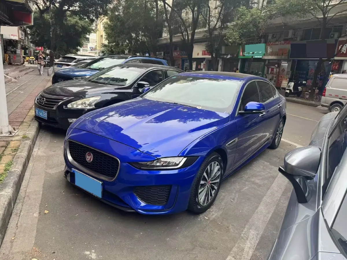 2019 Jeep Cherokee 2.0T 265HP L4 9AT,autocango,china used car exporter,china ev exporter,chinese used car exporter,chinese used ev exporter