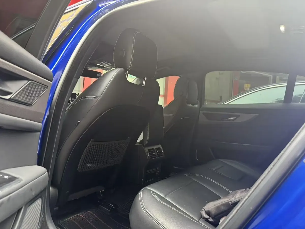 2019 Jeep Cherokee 2.0T 265HP L4 9AT,autocango,china used car exporter,china ev exporter,chinese used car exporter,chinese used ev exporter