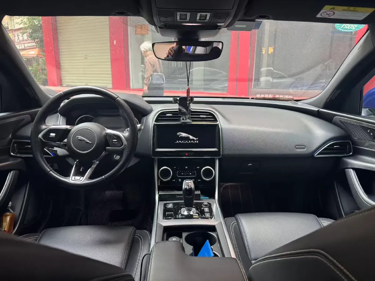 2019 Jeep Cherokee 2.0T 265HP L4 9AT,autocango,china used car exporter,china ev exporter,chinese used car exporter,chinese used ev exporter