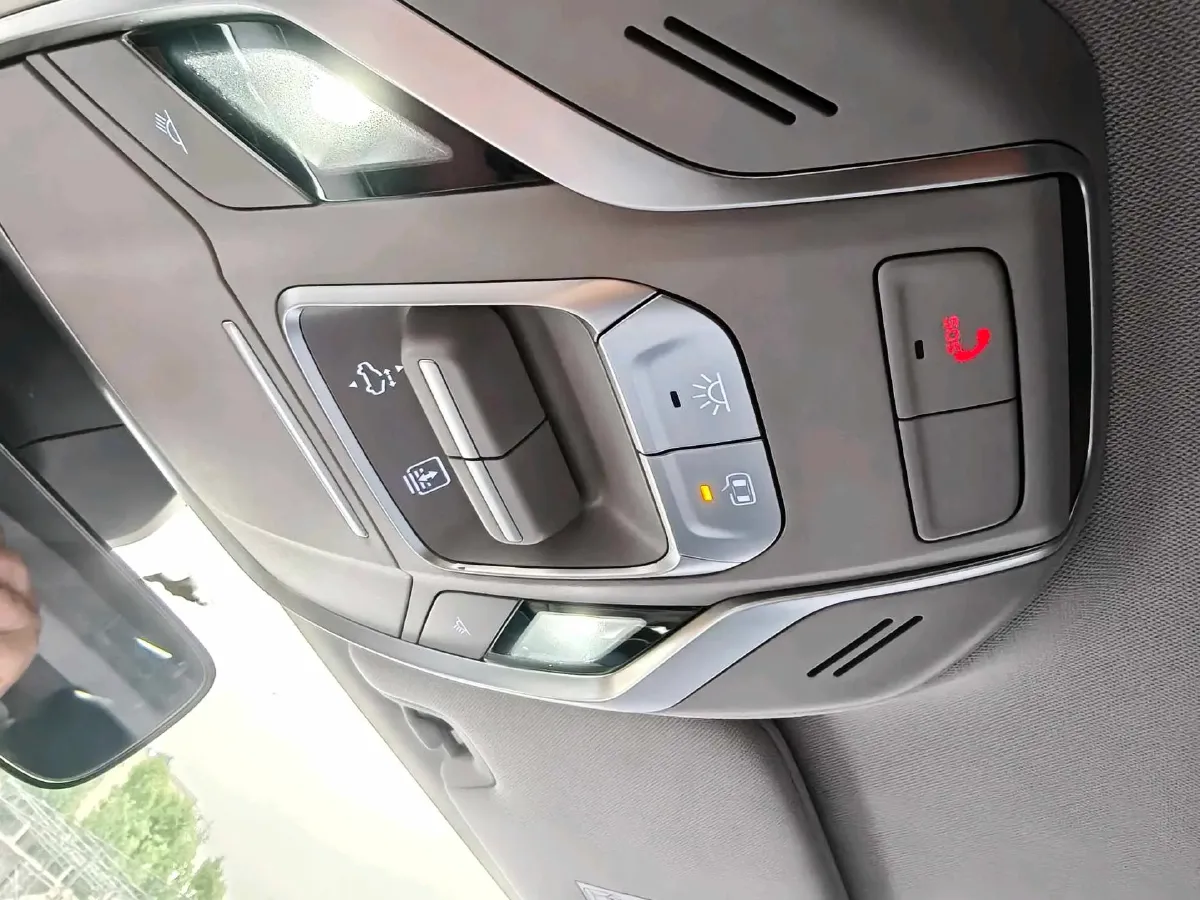 2021 Geely Preface 2.0T 190HP L4 7DCT,autocango,china used car exporter,china ev exporter,chinese used car exporter,chinese used ev exporter