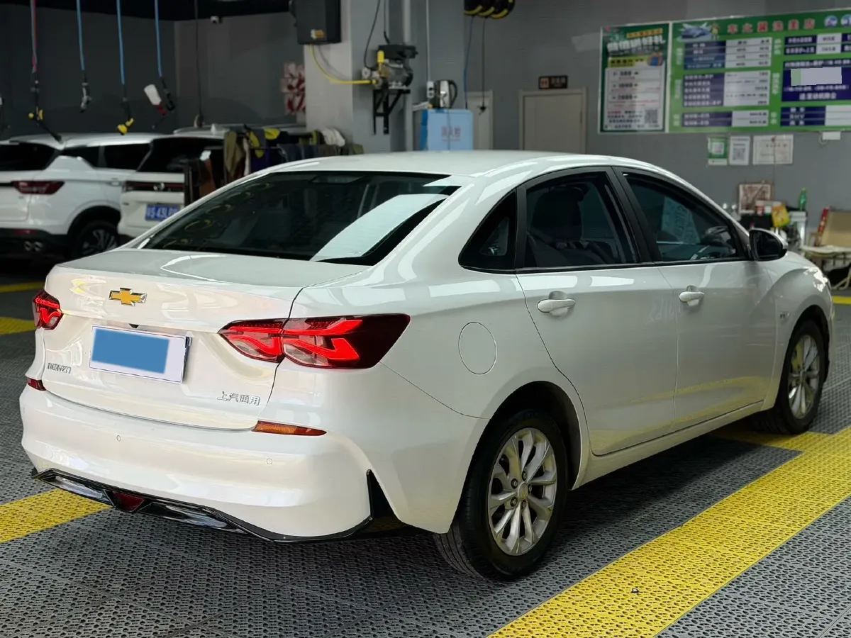 2024 Chevrolet Monza 1.5L 113HP L4 6DCT,autocango,china used car exporter,china ev exporter,chinese used car exporter,chinese used ev exporter